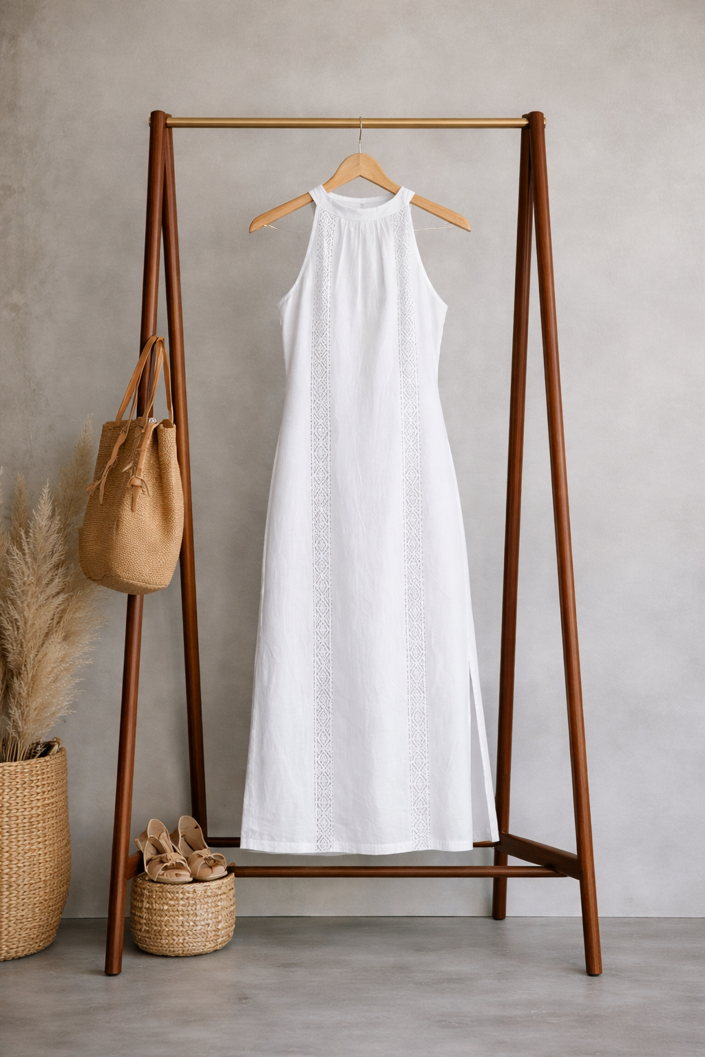 Vestido Largo Blanco con Encaje Vertical y Estilo Natural